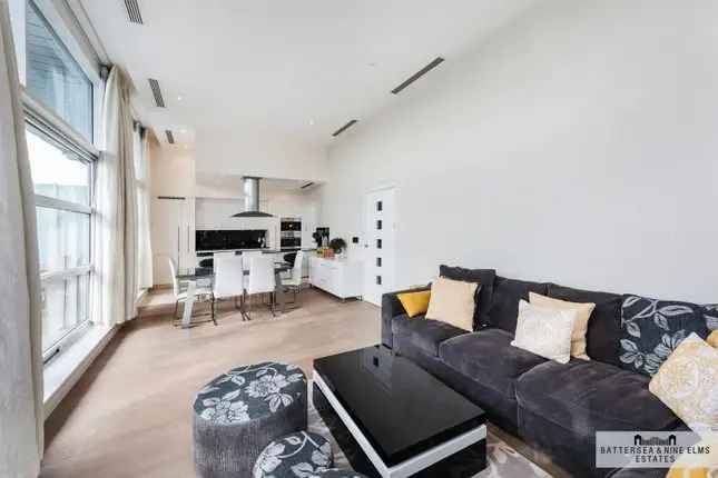 Flat for sale in Queenstown Road, London SW11