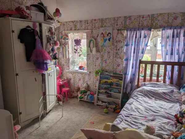 House For Rent in Chesterfield, England