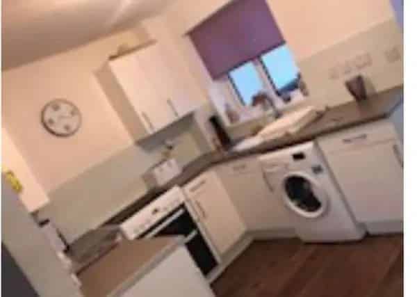 2 Bed House with Conservatory and Garden Near Shops and Buses