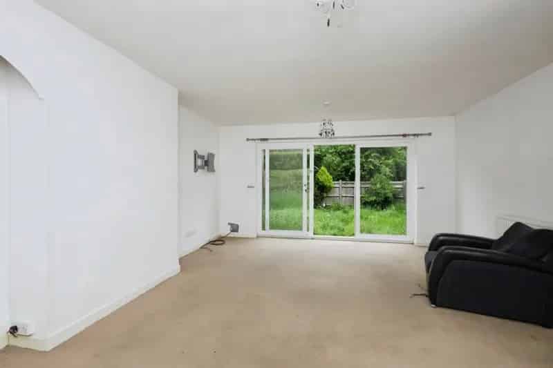 Four Bedroom End Terraced House Hampden Park