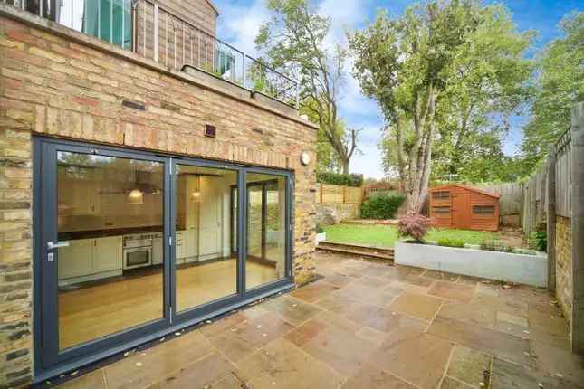 3-Bedroom Garden Flat for Sale in London NW3