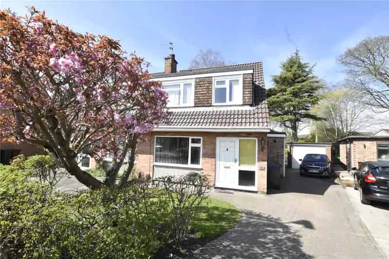 Three Bedroom Home Requiring Modernisation Moortown
