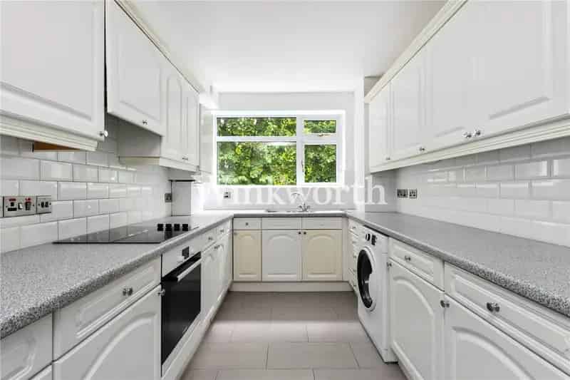 2 bedroom flat/apartment in London
