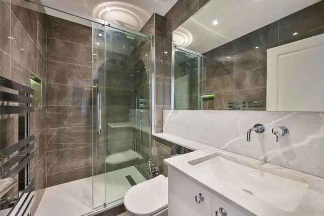 Flat for sale in Maida Vale, Maida Vale, London W9