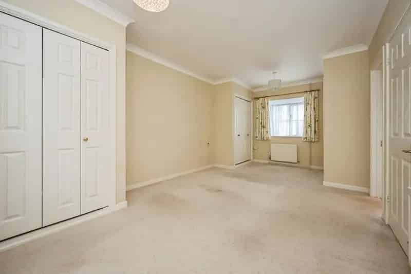 Three Bedroom Detached Bungalow Near Olney High Street
