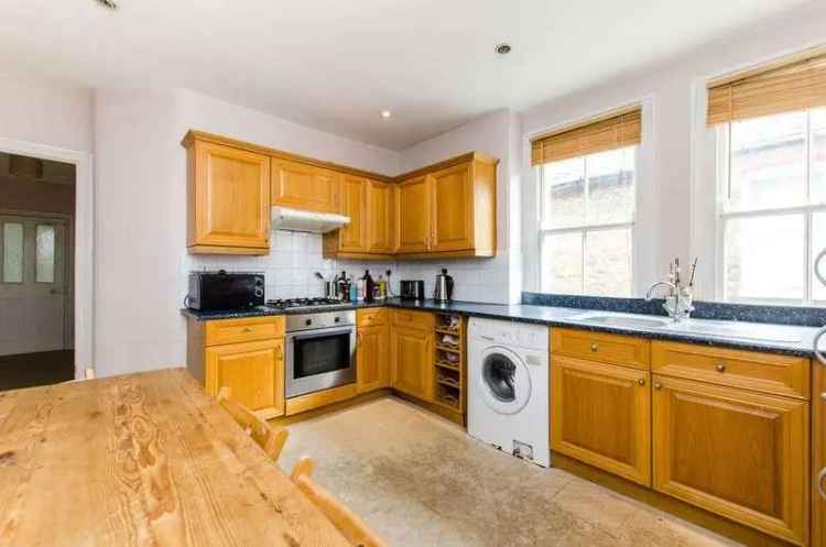 3 bed flat for sale