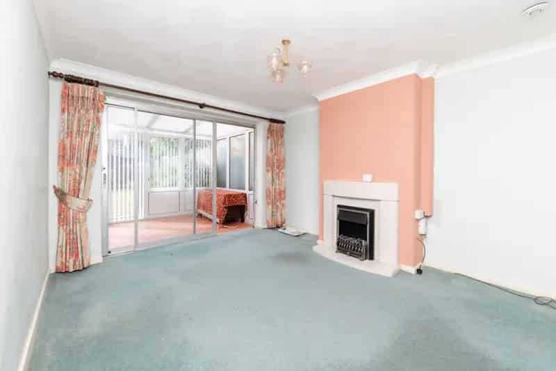 Four Bedroom Semi-Detached Home with Garage and Carport