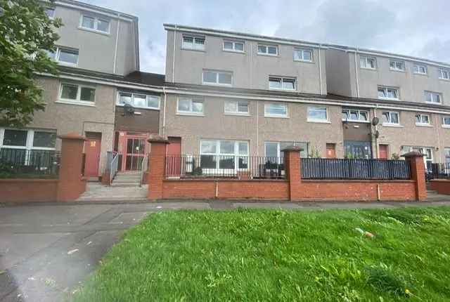 Maisonette to rent in Comelypark Street, Dennistoun, Glasgow G31