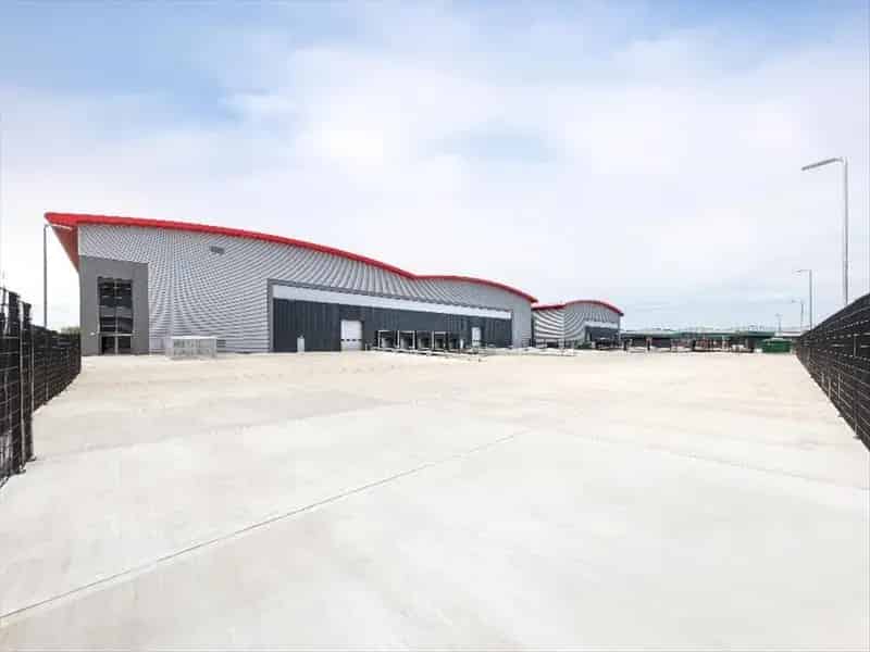 SEGRO Park Enfield: Modern Industrial Space with Amenities