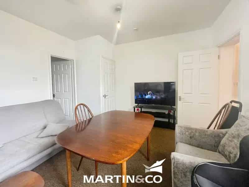 1 Bedroom Flat To Rent Available 12062025