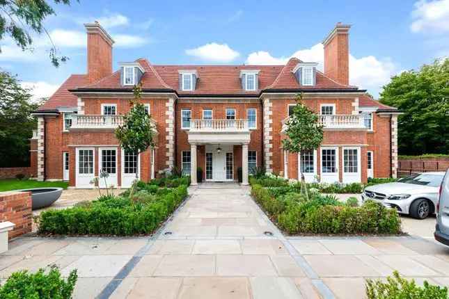 Luxury 3-Bed Apartment Hampstead Garden Suburb 2 Parking Spaces