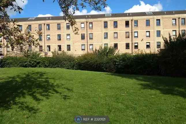 Flat to rent in Milnpark Gardens, Glasgow G41