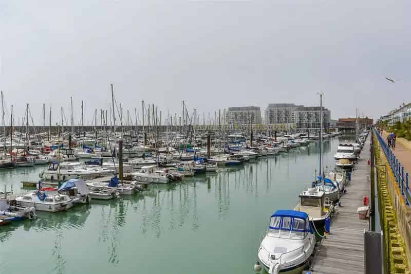 2 Bedroom Apartment for Sale in Brighton Marina