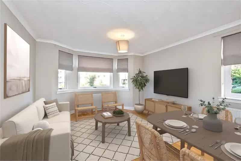 2 Bed Flat - Ground Floor with 1 Reception Room