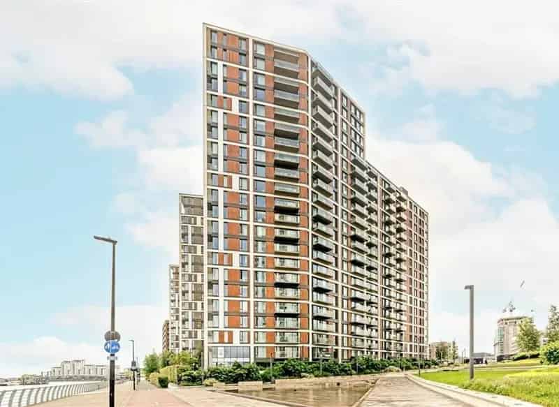 Royal Arsenal Riverside Apartment with Roof Terrace and Crossrail Access