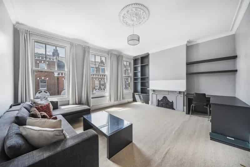 Three Bedroom Split Level Apartment near Clapham Junction
