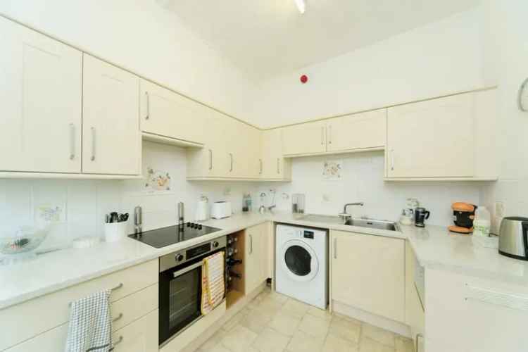 Two-Bedroom Apartment Near Egerton Park Bexhill