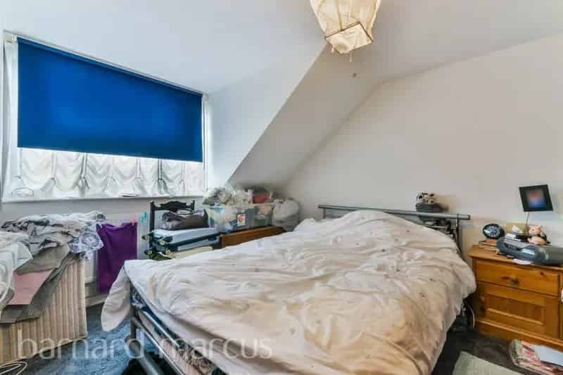 Three Bedroom House Near Clapham Junction