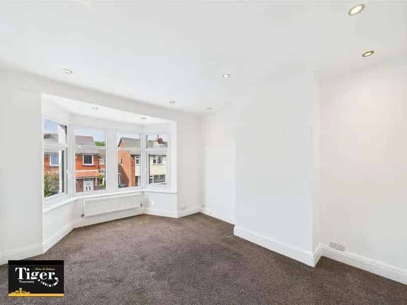 3 Bed End Terrace House For Sale