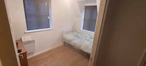 1st Floor Maisonette Near Parks Shops Schools