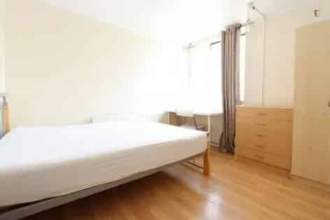 5 Room 53 m² Furnished Flat London 3-24 Month Rental