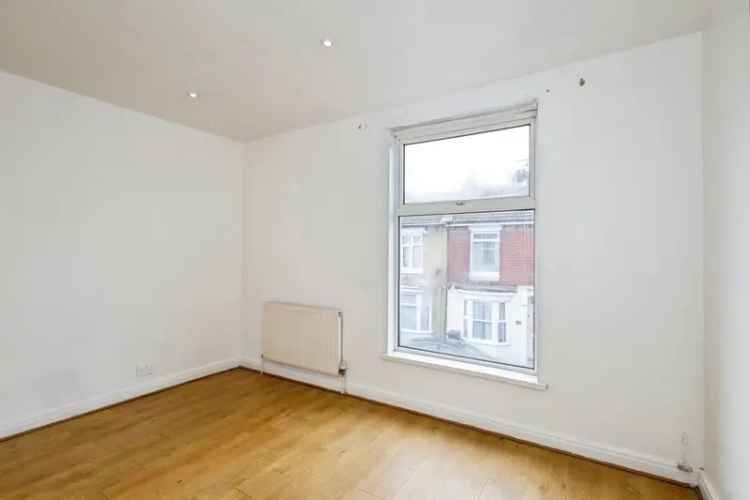 3 Bed House Spacious Bathroom Low Maintenance Garden No Chain