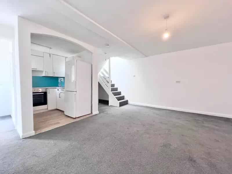 1 Bedroom Flat near Bedford Town Centre
