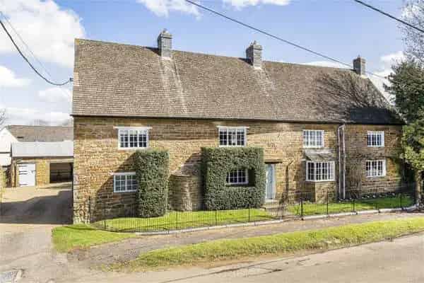Grade II Listed Farmhouse with Garden Room and Outbuildings