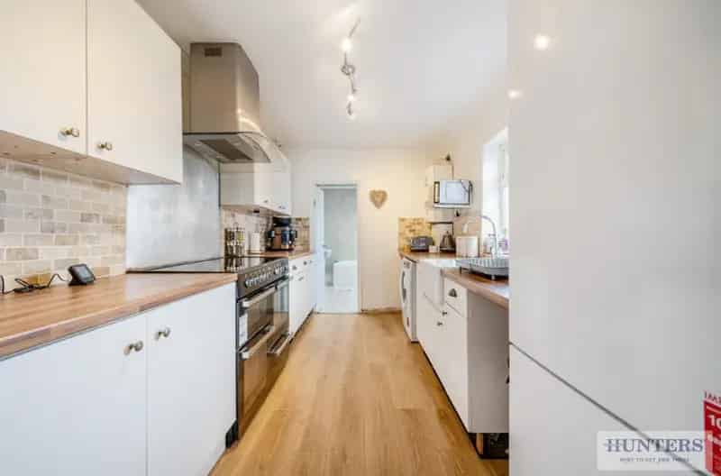 3 bedroom House
 For Sale 
Total Size: 1160 SQ FT