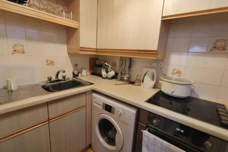 1 Bedroom Apartment House to Rent