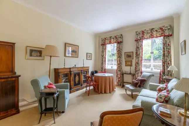 Flat to rent in Cheltenham Terrace, Chelsea SW3