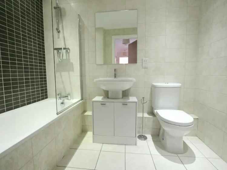 Spacious 2-Bed Furnished Apartment Mann Island Liverpool City Centre