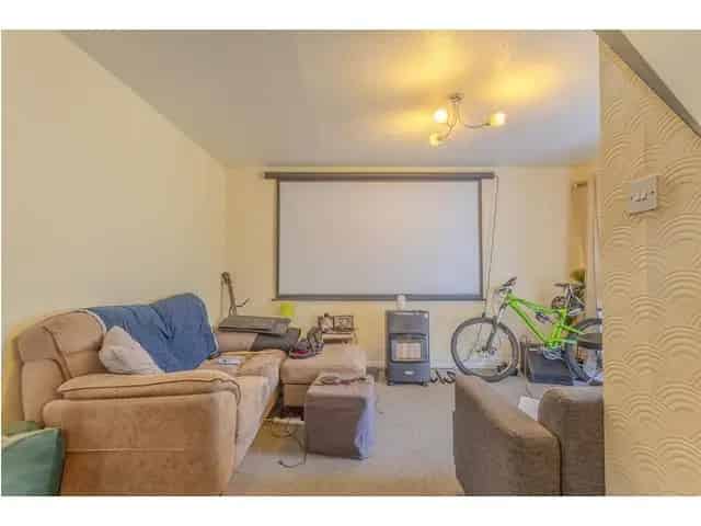 1 Bedroom Semi-Detached House for Sale in Glasgow Hogganfield