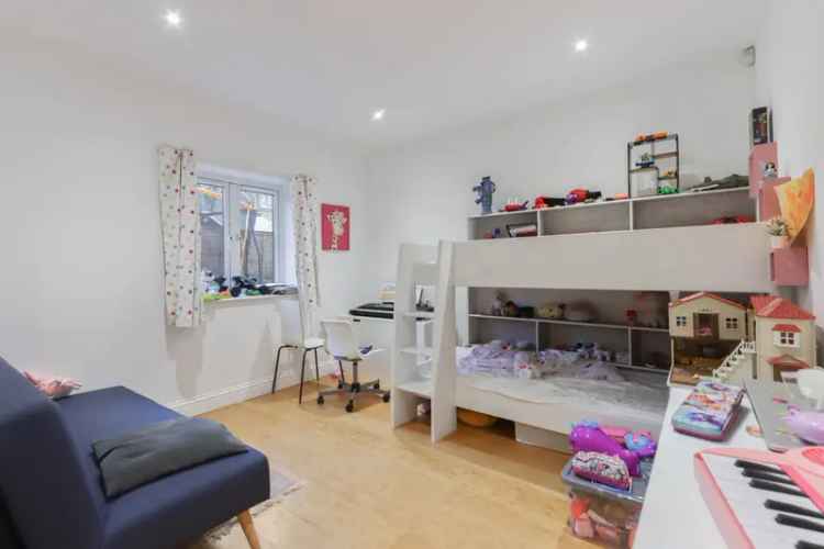 4 Bedroom Detached Bungalow House to Rent