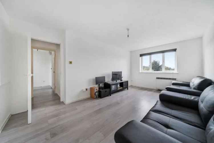 1-Bedroom Flat in SE6 Peaceful Cul-de-sac Modern Amenities