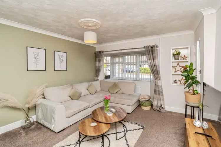 Spacious 3-Bedroom Mid Terrace House with Enclosed Garden