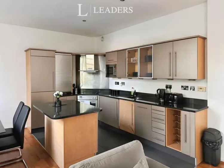 2 Bedroom Luxury Apartment New Refurbished Students Welcome