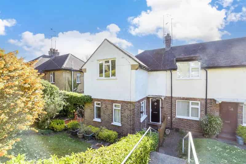 3 Bedroom End Terrace House for Sale - Modernisation Opportunity