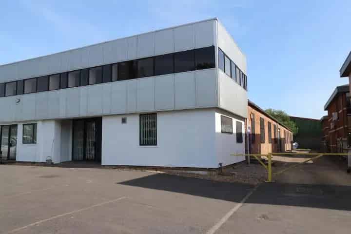Warehouse Unit To Let Reading Main Road Frontage