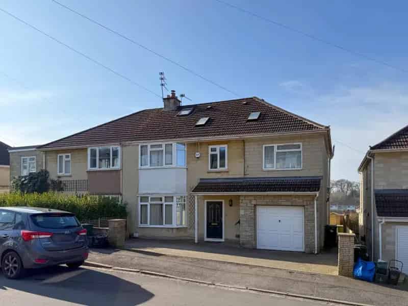 5 Bedroom Semi-Detached House for Sale in Weston Village