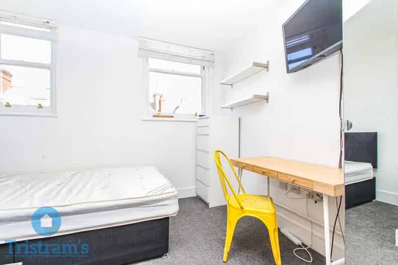 3 En-Suite Bedroom Student Apartment Bills Included Central Location