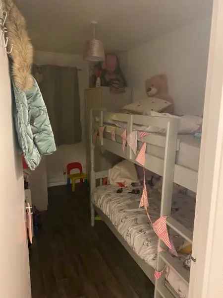 Flat For Rent in Ashford, England