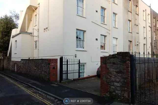 Semi Detached House to Rent Bristol BS8