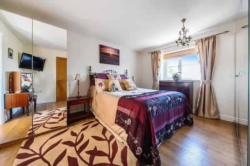 5 Bedroom Eco-Friendly House for Sale