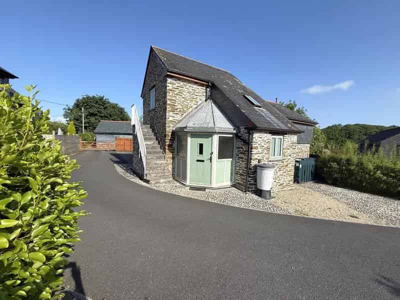 2 Bedroom Detached House To Rent