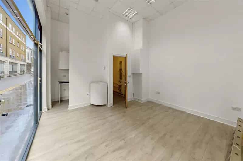 0 Bedroom Retail Property High Street House to Rent