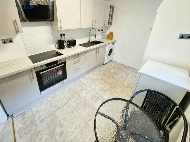 3 Bedroom Mid Terrace House for Rent London E13