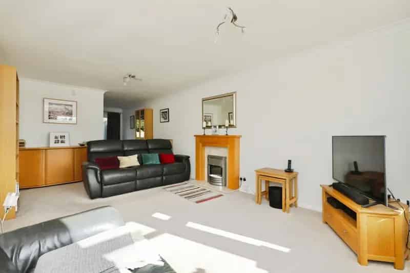 3 Bedroom Detached House For Sale Dronfield Woodhouse