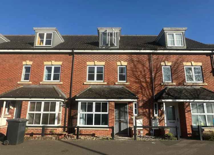 4 Bed 2 Bath Townhouse Hampton Vale Family Home Garage Parking