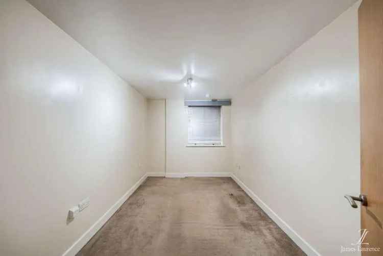 2 bed flat for sale